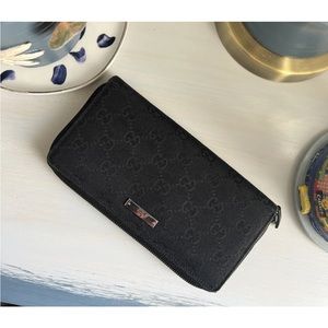 GUCCI Wallet (AUTHENTIC)